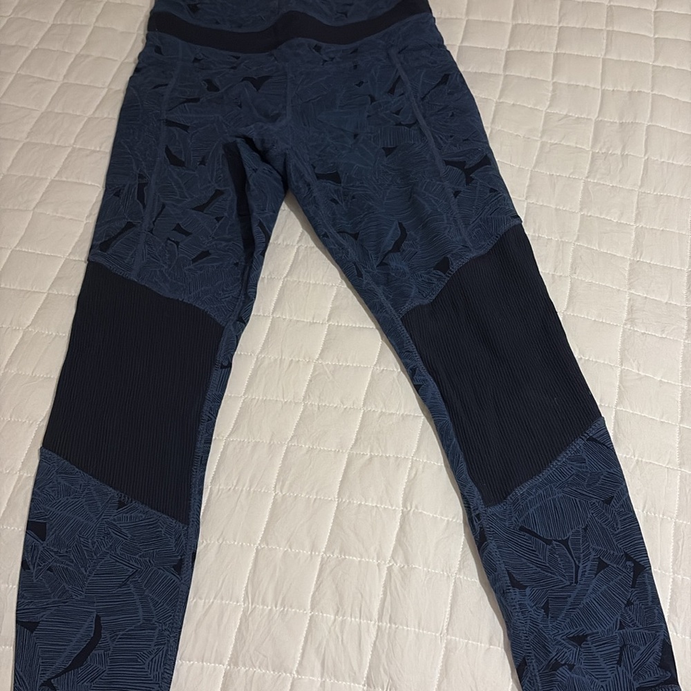 Athleta Blue Patterned Leggings